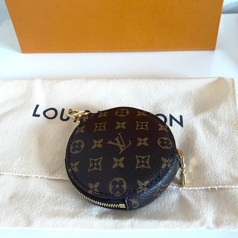 Authentic Louis Vuitton pink Pochette - Picture 9 of 17
